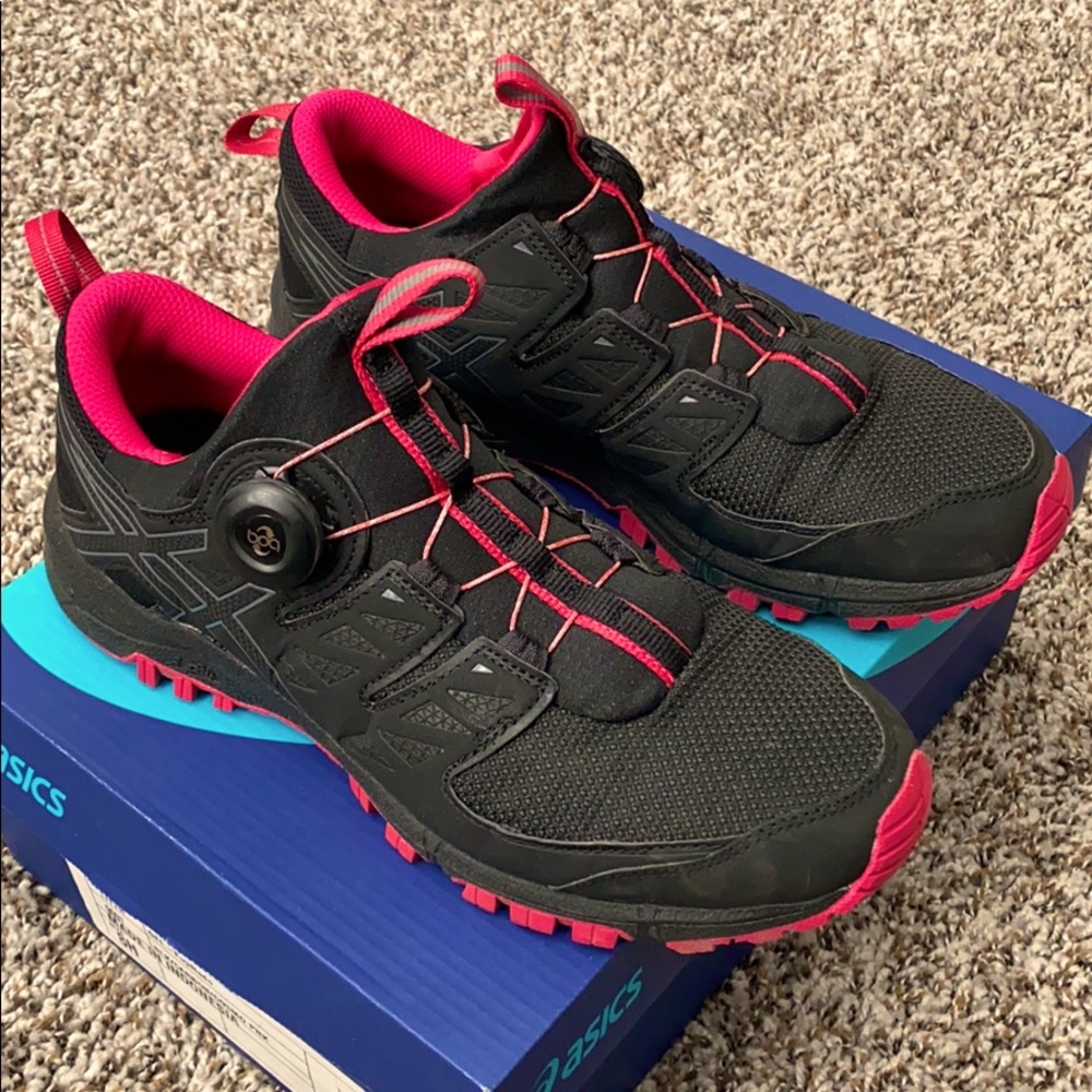 Asics FujiRado size 8
